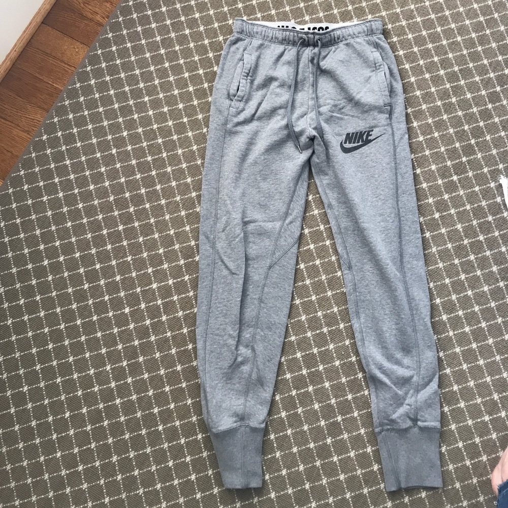 Women’s Nike Joggers XS